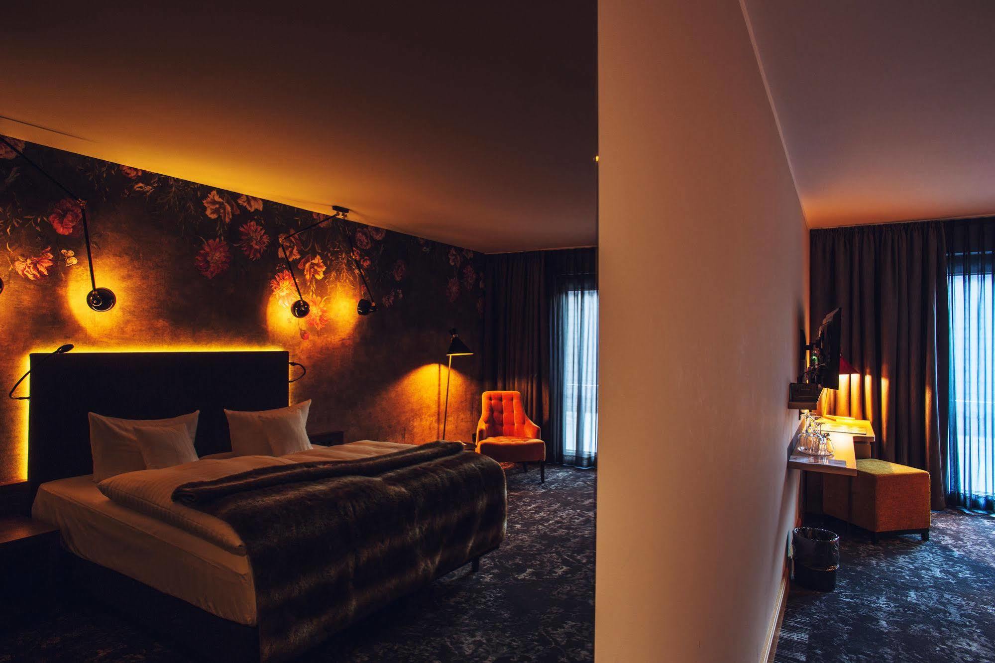 Thehotel At Lippischer Hof Бад-Зальцуфлен Экстерьер фото